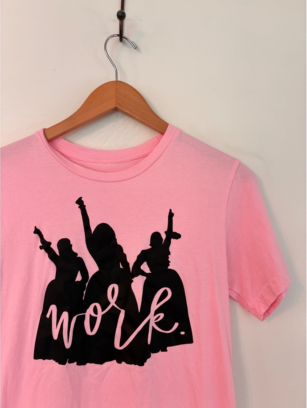 Hamilton “Work” Schuyler Sisters Pink Graphic T-Shirt Women’s XS
